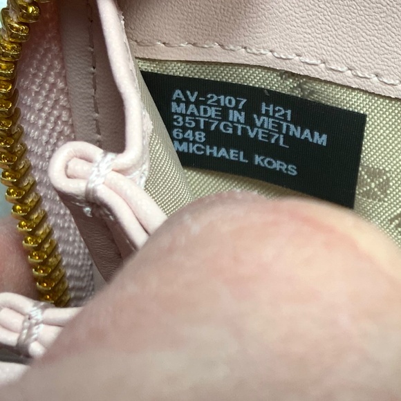 Michael Kors Jet Set Travel Large Pebbled Leather Wristlet - Picture 15 of 16